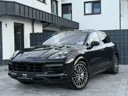 Schwarz Gebraucht 2018 Porsche Cayenne Turbo Chrono SUV | 56.850 €