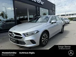 Iridiumsilber (metallic) Gebraucht 2022 Mercedes A180 Business Limousine | 24.840 € (Fairer Preis)