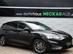 Obsidianschwarz Gebraucht 2021 Ford Focus ST-Line Kombi | 21.480 € (Guter Preis)