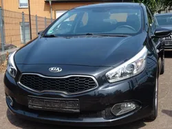 Schwarz Gebraucht 2014 Kia Ceed Limousine | 5.950 € (Fairer Preis)