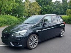 Schwarz Gebraucht 2016 BMW 220 Gran Tourer Sport Line Van / Kleinbus | 10.500 € (Superpreis)