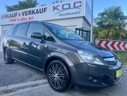 Grau Gebraucht 2014 Opel Zafira Family Van / Kleinbus | 5.900 € (Etwas zu teuer)