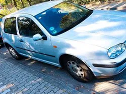 Silber Gebraucht 1998 VW Golf IV Comfortline Limousine | 1.000 € (Superpreis)