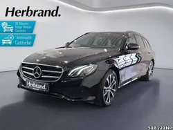 Schwarz Gebraucht 2020 Mercedes E300 Avantgarde Limousine | 29.900 € (Fairer Preis)