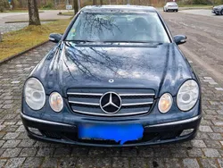 Blau Gebraucht 2002 Mercedes E320 Limousine | 4.100 €