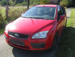 Rot Gebraucht 2007 Ford Focus Kombi | 850 € (Guter Preis)