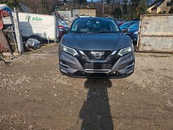 Grau Gebraucht 2017 Nissan Qashqai Tekna SUV | 14.250 € (Teuer)