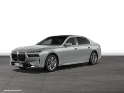 Spacesilber metallic Gebraucht 2025 BMW 740 Comfort Edition Limousine | 111.864 €