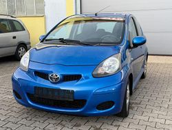 Blue metallic Gebraucht 2009 Toyota Aygo Kleinwagen | 3.990 € (Teuer)