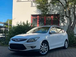 Weiß Gebraucht 2011 Hyundai i30 Kombi | 1.690 € (Superpreis)