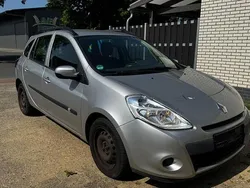 Platingrau Gebraucht 2010 Renault Clio GrandTour Expression Kombi | 1.500 € (Superpreis)