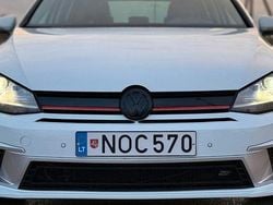 Weiß Gebraucht 2015 VW Golf VII Comfortline Limousine | 8.800 € (Fairer Preis)