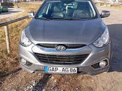 Grau Gebraucht 2012 Hyundai ix35 Premium SUV | 6.300 € (Fairer Preis)