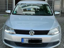 Silber Gebraucht 2012 VW Jetta Limousine | 4.650 € (Fairer Preis)