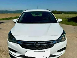 Weiß Gebraucht 2017 Opel Astra Edition Kombi | 8.500 € (Guter Preis)