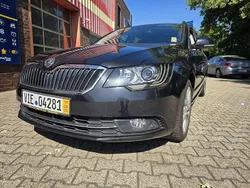 Schwarz Gebraucht 2013 Skoda Superb Exclusive Kombi | 6.599 € (Fairer Preis)