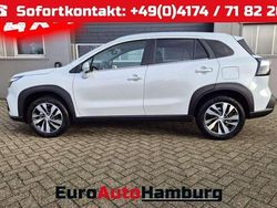 Cool white pearl metallic Neu 2025 Suzuki SX4 S-Cross Comfort+ Limousine | 28.590 € (Guter Preis)