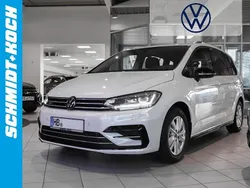 Weiß Gebraucht 2024 VW Touran Comfortline Van / Kleinbus | 38.870 € (Teuer)