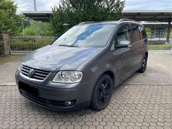 Grau Gebraucht 2005 VW Touran Highline Van / Kleinbus | 999 € (Superpreis)