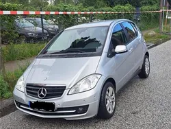 Grau Gebraucht 2011 Mercedes A160 Kombi | 1.900 €
