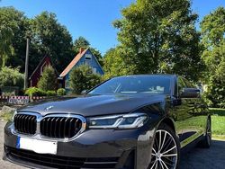 Grau Gebraucht 2020 BMW 530 Limousine | 36.399 € (Fairer Preis)