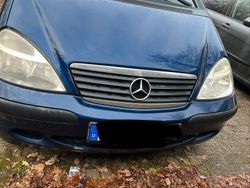 Blau Gebraucht 2003 Mercedes A140 Kleinwagen | 1.000 €