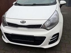 Weiß Gebraucht 2017 Kia Rio Edition 7 Limousine | 10.500 € (Fairer Preis)