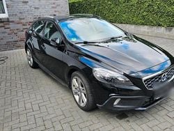 Schwarz Gebraucht 2014 Volvo V40 CC Summum Kombi | 11.500 €