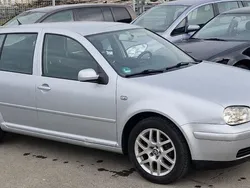 Silber Gebraucht 2000 VW Golf IV Comfortline Limousine | 2.350 € (Fairer Preis)
