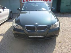 Tiefgruen metallic Gebraucht 2006 BMW 318 Limousine | 6.950 € (Etwas zu teuer)