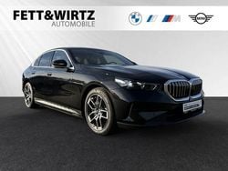 Saphirschwarz metallic Gebraucht 2024 BMW 550e Performance Limousine | 66.500 € (Superpreis)