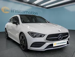 Weiß Gebraucht 2021 Mercedes CLA200 Limousine | 30.749 € (Fairer Preis)