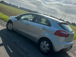 Grau Gebraucht 2013 Kia Rio Kleinwagen | 5.300 € (Fairer Preis)