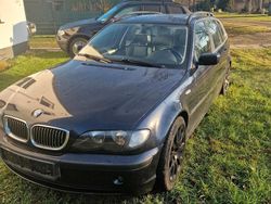 Blau Gebraucht 2004 BMW 320 Kombi | 2.200 € (Guter Preis)