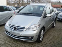 Silber Gebraucht 2011 Mercedes A180 Elegance Limousine | 8.990 € (Etwas zu teuer)
