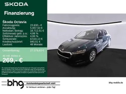 Blau Gebraucht 2023 Skoda Octavia Ambition Limousine | 23.830 € (Superpreis)