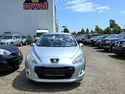 Silber Gebraucht 2013 Peugeot 308 Limousine | 2.950 €