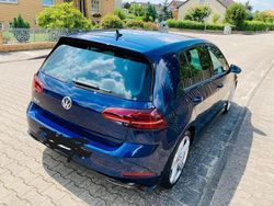 Blau Gebraucht 2018 VW Golf VII Highline Limousine | 15.800 € (Fairer Preis)