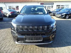 Schwarz Gebraucht 2024 Jeep Compass Altitude SUV | 25.990 € (Superpreis)