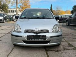 Silber Gebraucht 2002 Toyota Yaris Sol Limousine | 2.990 € (Etwas zu teuer)