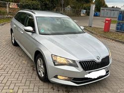 Silber Gebraucht 2016 Skoda Superb Kombi | 8.800 € (Etwas zu teuer)