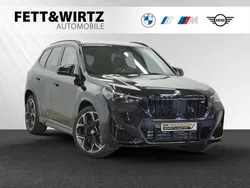 Saphirschwarz metallic Gebraucht 2024 BMW X1 M Sport SUV | 54.888 € (Guter Preis)