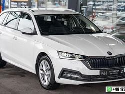 Weiß Gebraucht 2023 Skoda Octavia Kombi | 24.990 € (Fairer Preis)