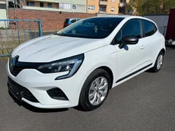 Weiß Gebraucht 2021 Renault Clio V Limousine | 9.990 € (Guter Preis)