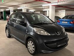 Grau Gebraucht 2008 Peugeot 107 Kleinwagen | 1.350 € (Superpreis)