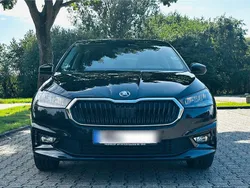 Schwarz Gebraucht 2022 Skoda Fabia Ambition Kleinwagen | 15.900 € (Fairer Preis)