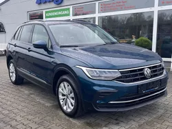 Blau Gebraucht 2023 VW Tiguan Life SUV | 27.800 € (Guter Preis)