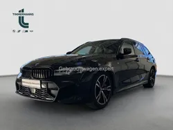 Saphirschwarz (metallic) Gebraucht 2024 BMW 330 Sport Line Kombi | 48.890 € (Etwas zu teuer)