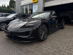 Tiefschwarz Gebraucht 2022 Porsche Taycan Limousine | 67.999 € (Fairer Preis)