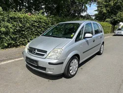 Grau Gebraucht 2004 Opel Meriva Van / Kleinbus | 2.890 € (Fairer Preis)